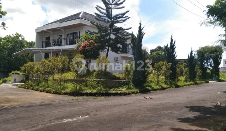 Dijual Rumah Tinggal di Grage Manoa Kuningan