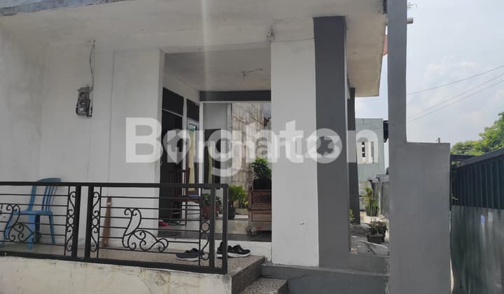 RUMAH NYAMAN, TENANG DI TENGAH KOTA