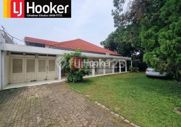 House in Jatiwaringin Seulawah East Jakarta