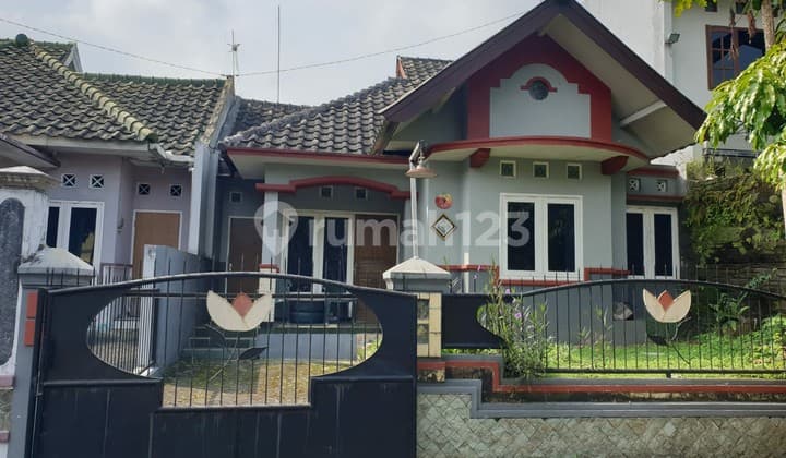 RUMAH VILLA CANTIK DAN BAGUS SIAP HUNI MODERN HARGA TERJANGKAU MURAH