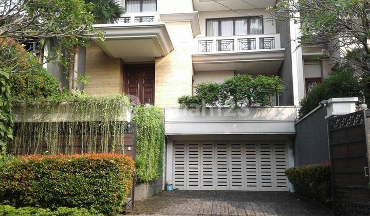 FOR SALE EXCLUSIVE HOUSE IN A STRATEGIC LOCATION - KEBAYORAN BARU-SOUTH JAKARTA FOR SALE EXCLUSIVE HOUSE IN A STRATEGIC LOCATION - KEBAYORAN BARU-SOUTH JAKARTA