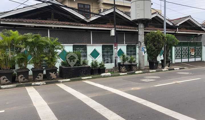 Rumah Bagus, Bisa di buat Untuk USAHA lokasi super STRATEGIS pinggir jalan utama di Cempaka putih Raya Jakarta-pusat