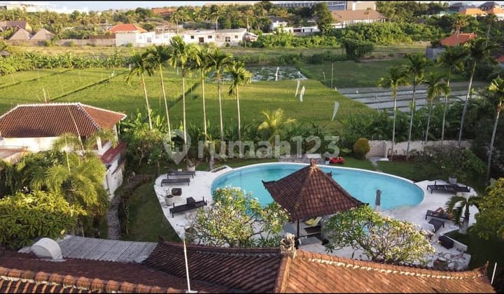 Hotel Bintang 3 Di Petitenget View Sawah Dan Walking Distance Ke Pantai Batu Belig