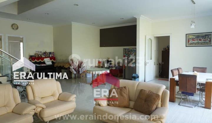 Rumah Murah Besar di Batununggal