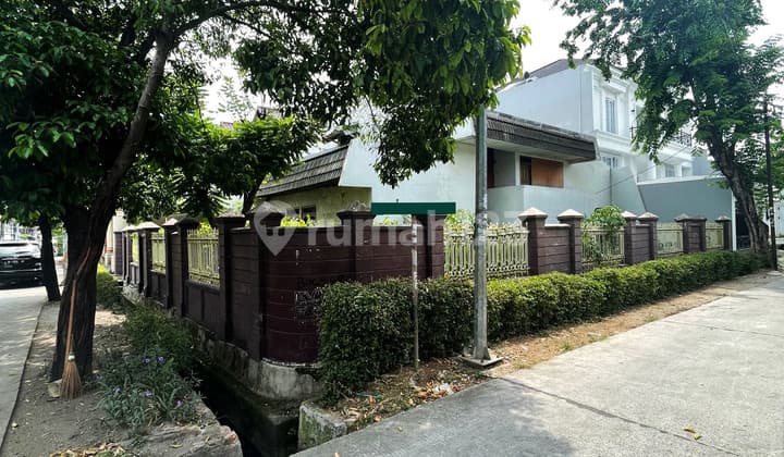 Rumah Kayu Mas, Jakarta Timur Posisi Hook