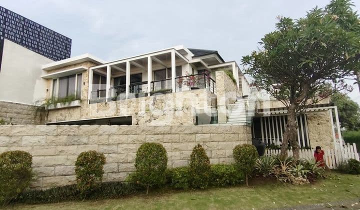 RUMAH MEWAH TAMAN HUNIAN SATELIT SUKOMANUNGGAL