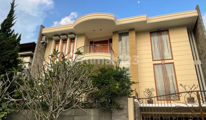 Rumah Lux Semi Furnished di Komplek Setra Duta, Bandung