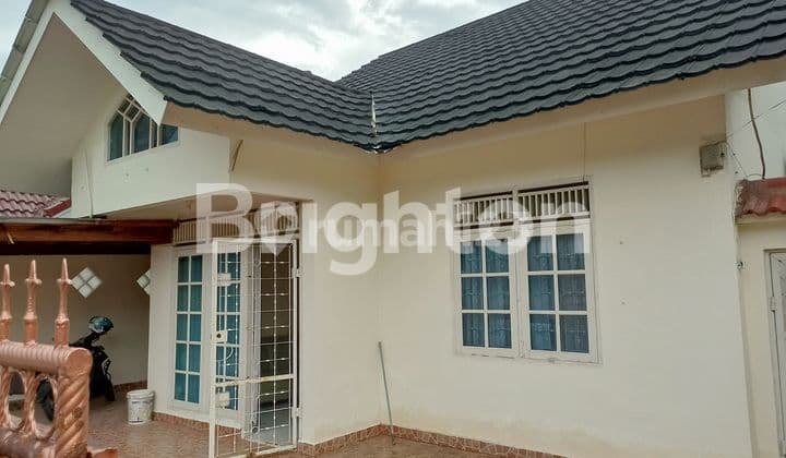 Rumah tanah belakang luas