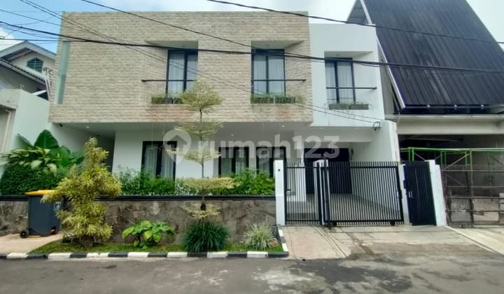 Rumah cantik, dengan Pool Luxury di Bintaro