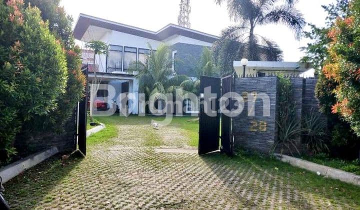 RUMAH 2 LANTAI MEWAH DAN BESAR DI SEKOJO