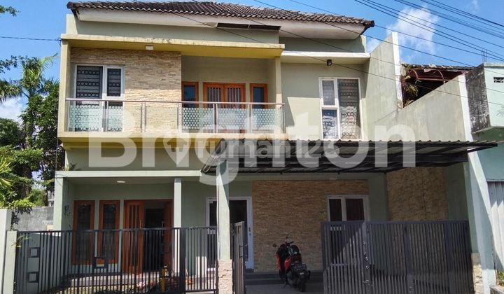 READY-TO-OCCUPY HOUSE IN JAMBUSARI. A STONE'S THROW TO HARTONO MALL, MAGUWOHARJO STADIUM