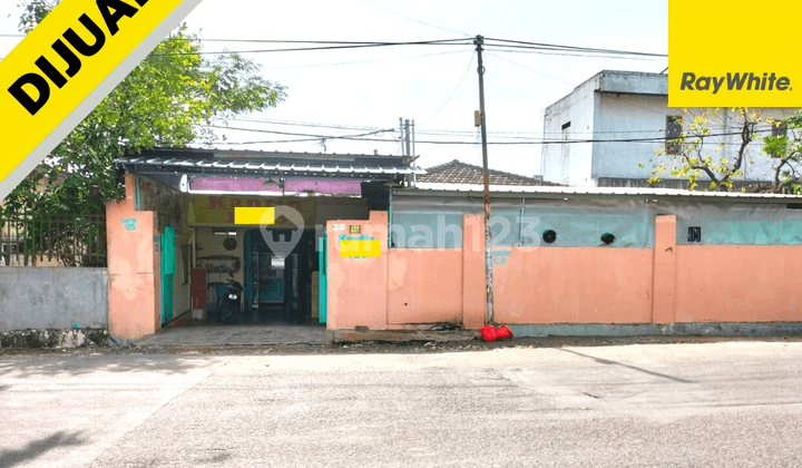 FAST House by the Main Road