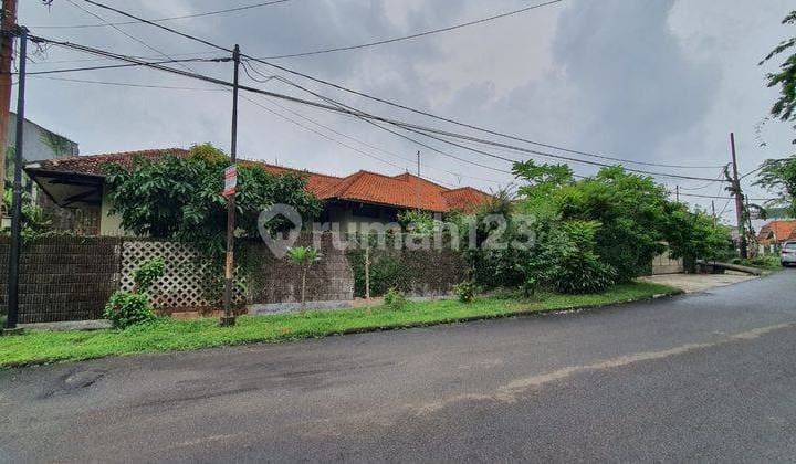 Big House in Bintaro Sector 1 Spacious Garden Suitable for Family