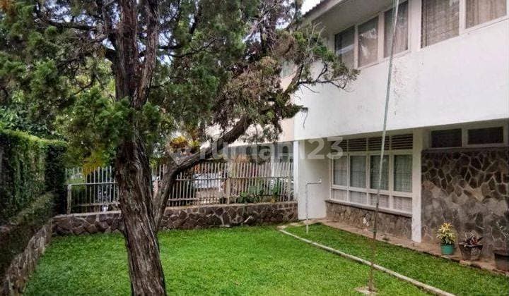 Rumah Nyaman Strategis Asri di Hegarmanah Ciumbuleuit Bandung