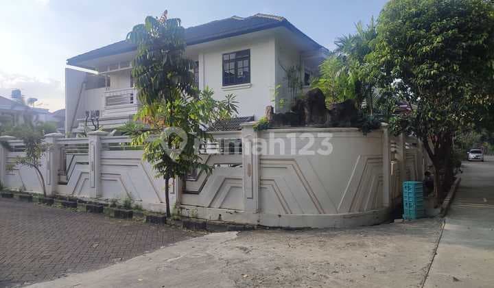 Rumah Hoek 2 Lantai ,Harga nego dan Lokasi Ok di Kelapa Gading