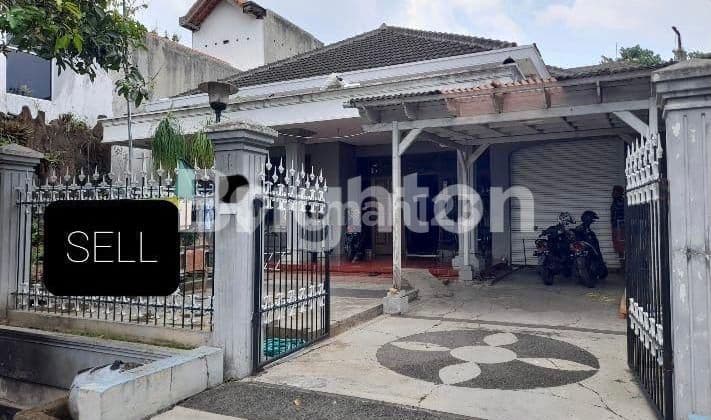 RUMAH LUAS DAN STRATEGIS DI TENGAH KOTA MALANG