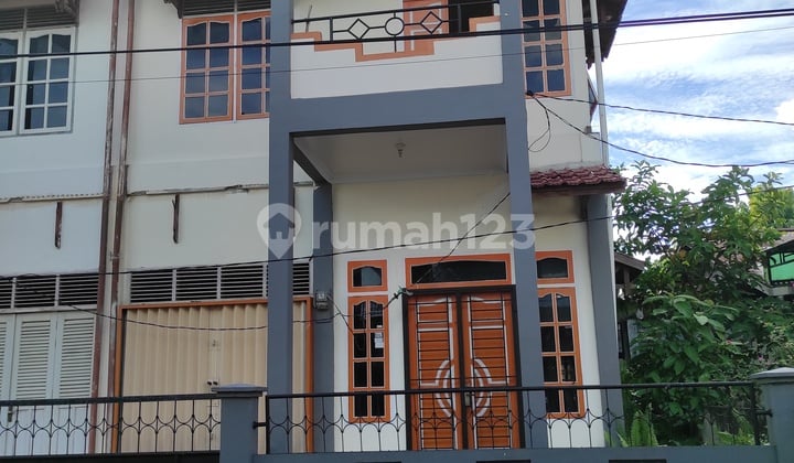 rumah siap huni lokasi stategis Jl putri dara hitam