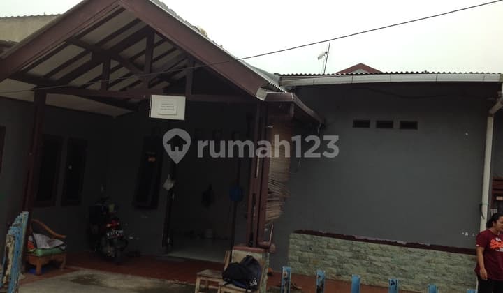 Rumah Hoek di Duren Sawit