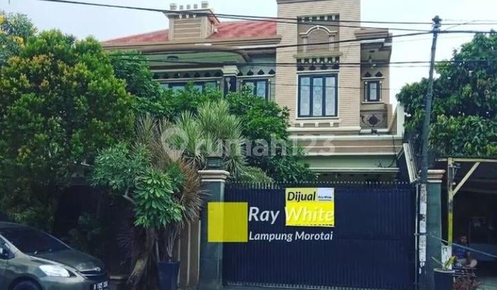 Two-story luxury house in Enggal, Tanjung Karang Center.