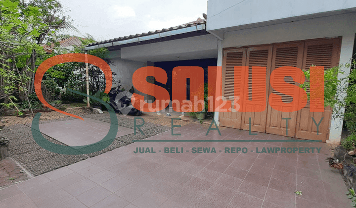 Rumah Luas Bebas Banjir Kayu Jati di Duren Sawit