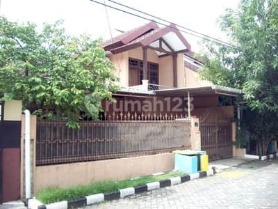 Rumah di Semolowaru Elok Surabaya, Bagus + Terawat, Row Jalan depan 2 mobil - EA -