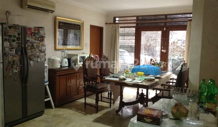 Rumah Kokoh,Tanah Ngantong Semar di ******** Jkt. Sel.(Lp)