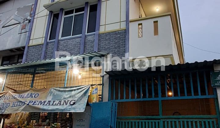 RUMAH KOST 3 LANTAI JELAMBAR STRATEGIS DEKAT HALTE BUSWAY