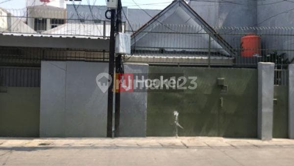 RUMAH Terawat harga negotiable dektat ke pusat kota diGajah Mada Jakarta Barat