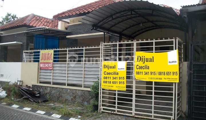 Rumah di Babatan Pratama Surabaya, Bagus + Terawat, 3+1 K.Tidur / 2+1 K.Mandi, Hadap Selatan