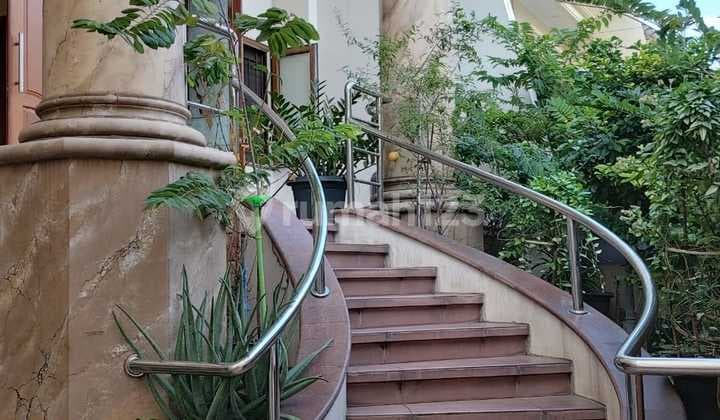 Rumah di Kebon Jeruk Siap Huni, Lokasinya tenang
