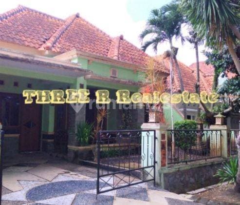 Rumah besar di Boulevar Permata Jingga Soehat