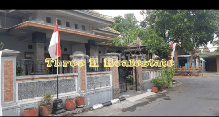 Jual Cepat rumah hook full jati design elegant, halaman luas carport muat 2 mobil