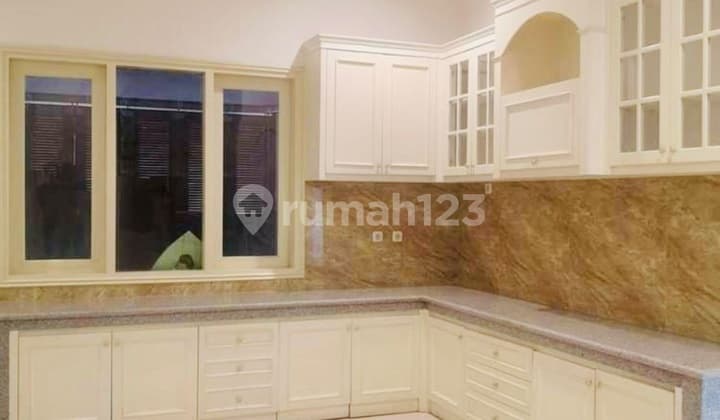 RUMAH MEWAH HOOK COKROAMINOTO LUAS 580M2