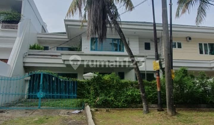 Rumah di Ancol. Jalan Pantai Kuta, Ancol, Jakarta Utara