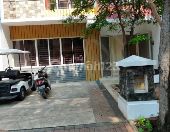 RUMAH 2 LANTAI TERAWAT, SIAP HUNI DI PIK 1