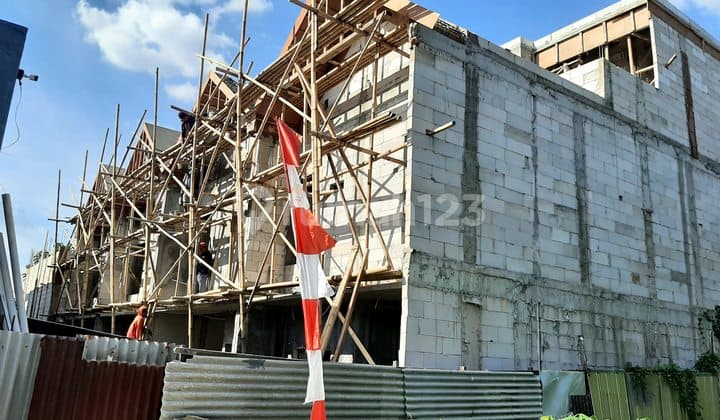 Rumah Baru Dalam Kompleks Di Kalibata Tengah Aman Dan Nyaman
