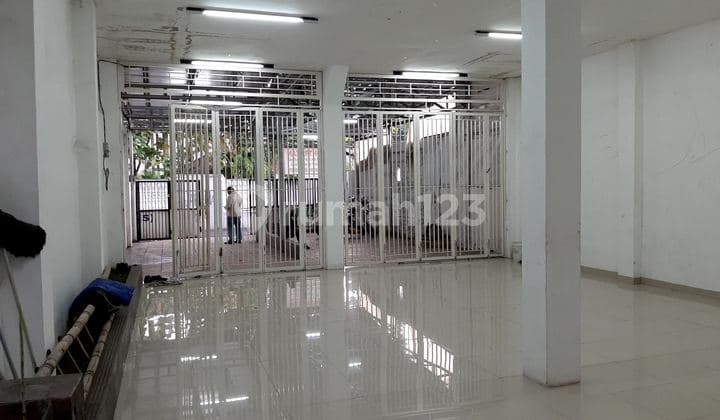 Rumah Gudang Dan Workshop Dekat Cilangkap Dan Taman Mini