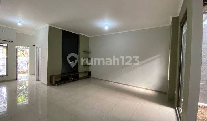Rumah minimalis Di Taman Holis Indah 2, Bandung