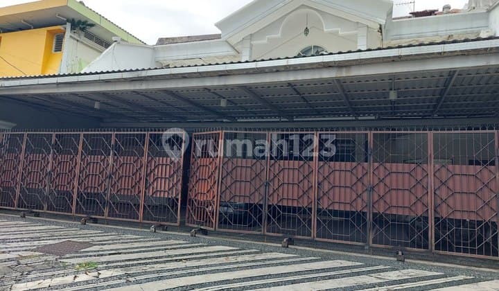 Mt01. Rumah Wr. Supratman Surabaya Pusat