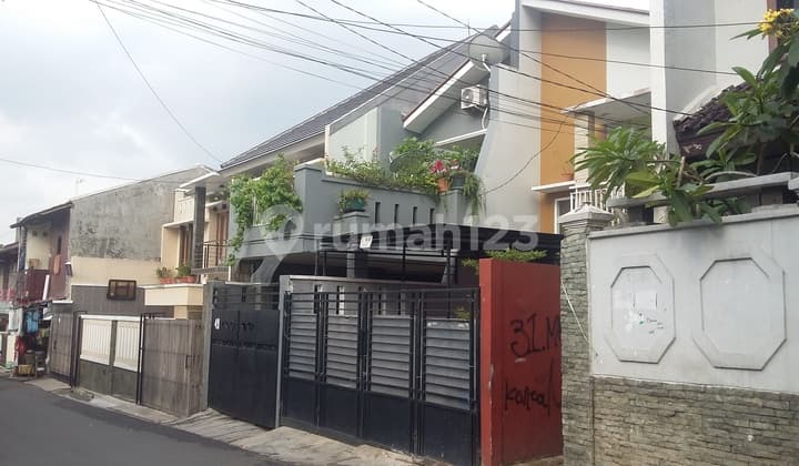 Rumah Dekat Kalibata 100 M2 Akses Strategis