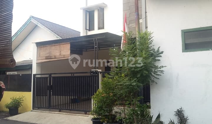 Rumah Dua Lantai Dekat Pgc Bagus Dan Siap Huni