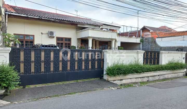 RUMAH JALAN MAMPANG PRAPATAN JAKARTA SELATAN