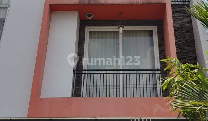 Rumah full renovasi 3½ lantai Jl. Taman Sari X, Jakarta