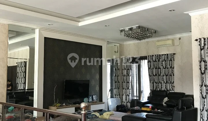 Rumah mewah plus Gudang dekat rumah sakit Imanuel ,bank BCA