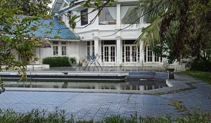 Rumah MEWAH terdapat 3 Bangunan Rumah dan Strategis @Lebak Bulus, Cilandak