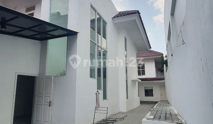 Rumah Bagus dan Mewah Area Strategis, Menteng-Jakpus