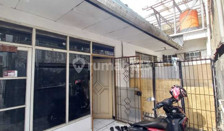 Rumah Minimalis di jl Lio Genteng, Bandung