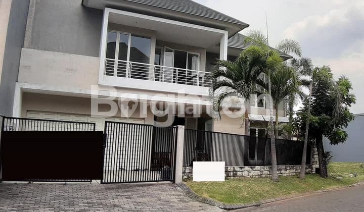 PRIVATE CLUSTER RUMAH CLUB HOUSE GOLF AREA