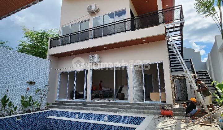 RUMAH 2 LANTAI TERNYAMAN WALIKOTA KUPANG SANGAT STRATEGIS