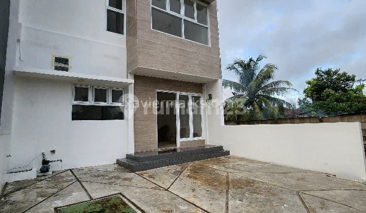 RUMAH TERNYAMAN MINIMALIS 2 LANTAI DI KAYU PUTIH